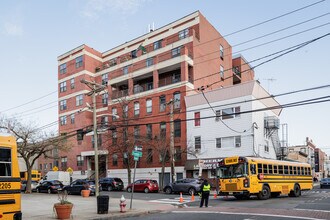 44 Sherman Ave in Jersey City, NJ - Foto de edificio - Building Photo
