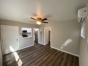 128 S Melrose St-Unit -128 1/2 in Anaheim, CA - Building Photo - Building Photo