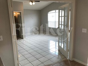 2120 Cattleman Dr in Brandon, FL - Building Photo - Building Photo
