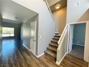 9440 Rolling Ridge Ln in Las Vegas, NV - Foto de edificio - Building Photo