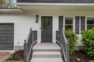 913 Laredo Ct in Hampton, VA - Building Photo - Building Photo