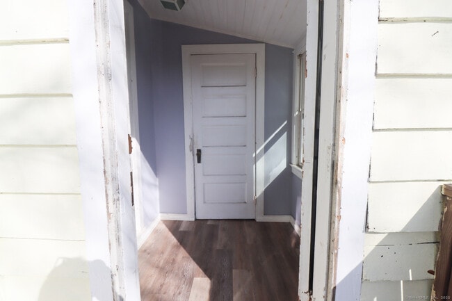8 Vivian St in Waterford, CT - Building Photo - Building Photo