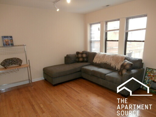 4749 N Troy St in Chicago, IL - Building Photo - Building Photo