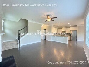 9808 Rayneridge Drive in Huntersville, NC - Building Photo - Building Photo
