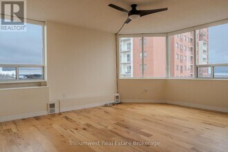 3227 King St E in Kitchener, ON - Building Photo - Building Photo