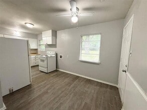 413 Freestone Dr in Euless, TX - Building Photo - Building Photo