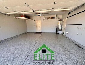 5108 Gold Autumn Way in Elk Grove, CA - Building Photo - Building Photo