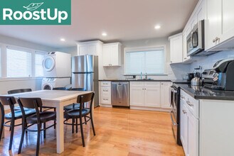 1057 Saratoga St in Boston, MA - Building Photo - Building Photo