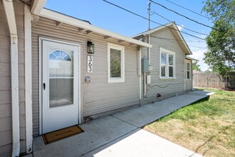 363 S Meade St in Denver, CO - Foto de edificio - Building Photo
