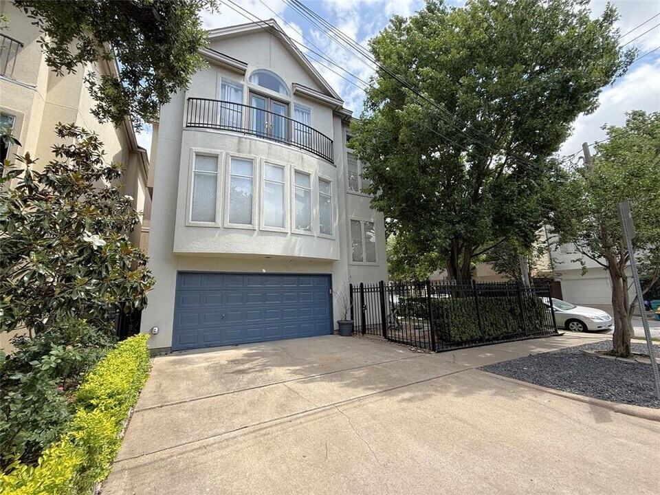 2422 Ralph St in Houston, TX - Building Photo