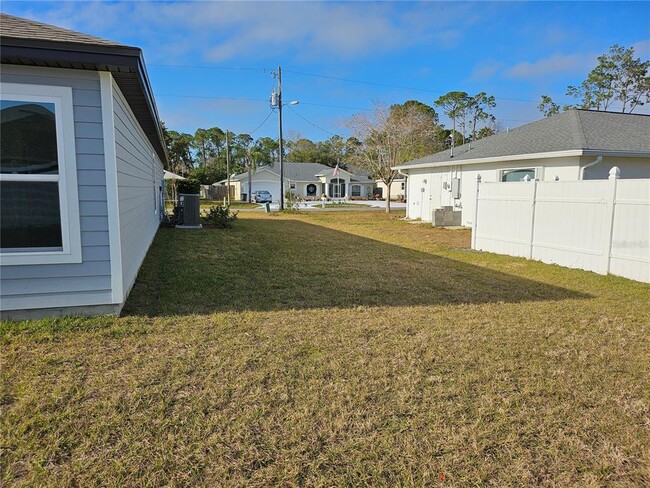 66 Rae Dr in Palm Coast, FL - Building Photo - Building Photo