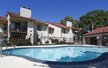 Villa Medanos Apartments in Antioch, CA - Building Photo - Building Photo