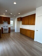 10322 Sagres Way in Elk Grove, CA - Building Photo - Building Photo