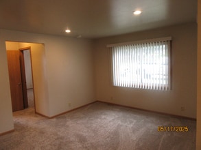 1019 Oak St in Baraboo, WI - Building Photo - Building Photo