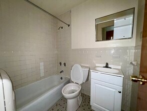 35 Beers St, Unit 306 in Bridgeport, CT - Building Photo - Building Photo