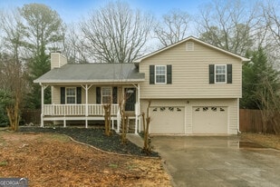 331 Woodland St in Dallas, GA - Building Photo