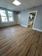 167 Park Rd, Unit 3-e in West Hartford, CT - Building Photo - Building Photo