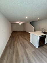6837 Lake Mist Ln in Jacksonville, FL - Building Photo - Building Photo