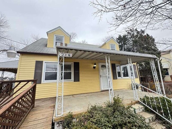 316 Holy Cross Rd in Brooklyn Park, MD - Building Photo - Building Photo