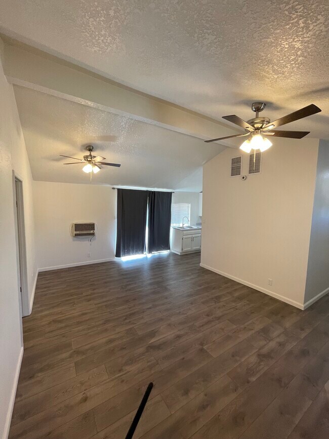 7712 Xavier Ave in California City, CA - Building Photo - Building Photo