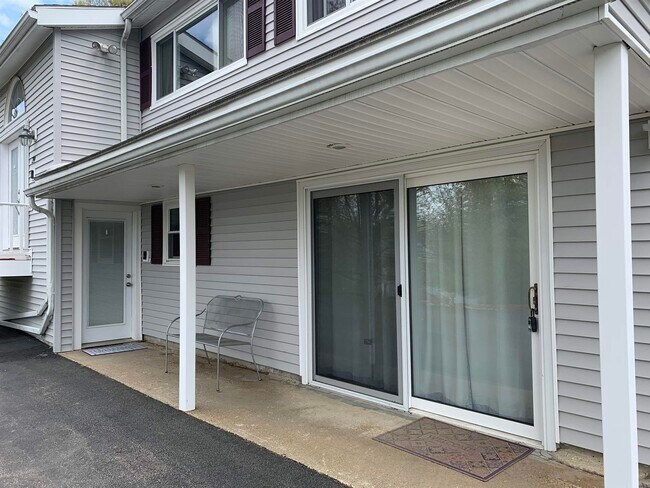 299 Corning Rd in Manchester, NH - Building Photo - Building Photo