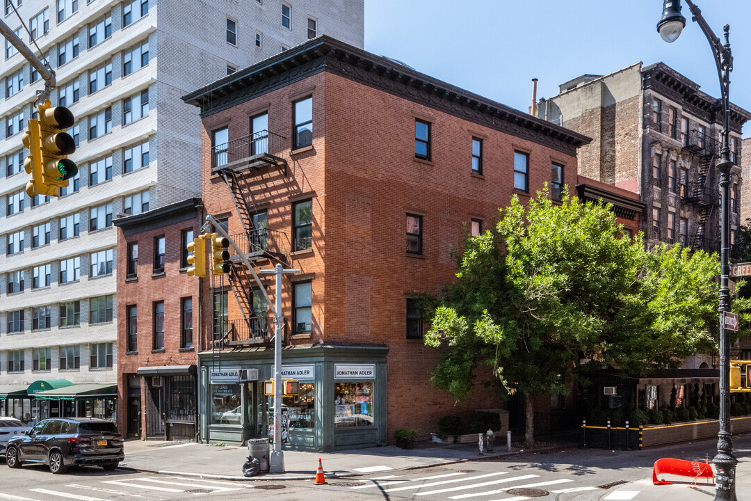 35-37 Greenwich Ave in New York, NY - Foto de edificio