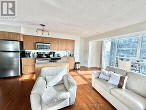 209-1209 Fort York Blvd in Toronto, ON - Building Photo - Building Photo