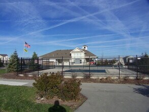 898 Stonehurst Dr in Franklin, IN - Building Photo - Building Photo