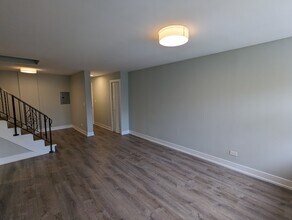 456 W Barry Ave, Unit 445-503 in Chicago, IL - Building Photo - Building Photo