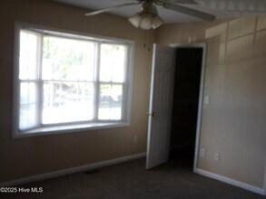 3987 Sterling Pointe Dr in Winterville, NC - Building Photo - Building Photo
