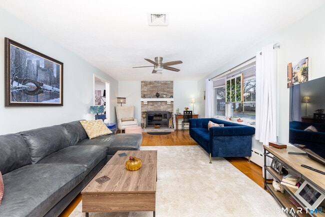 14 Haynes Rd in West Hartford, CT - Building Photo - Building Photo