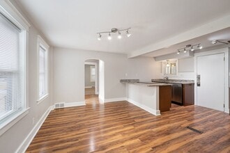 3745 Mendon Rd, Unit Unit #1L in Cumberland, RI - Building Photo - Building Photo