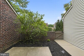 4 Stirling Ct in Chesterbrook, PA - Building Photo - Building Photo