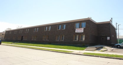 Brittanys Fun House in Racine, WI - Foto de edificio - Building Photo
