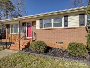 1717 Starbrook Dr in Charlotte, NC - Building Photo - Building Photo