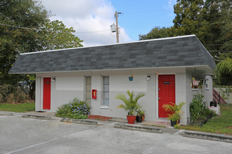 Avesta Lexington Court in Tampa, FL - Building Photo - Building Photo