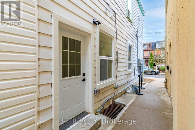 627 Crawford St in Toronto, ON - Building Photo - Building Photo