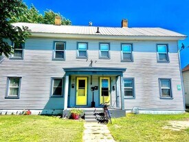 1596 8th St in Muskegon, MI - Building Photo