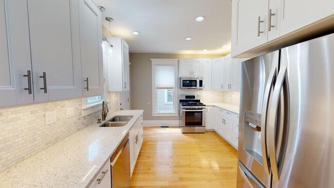 1348 Summit St in Columbus, OH - Building Photo - Building Photo