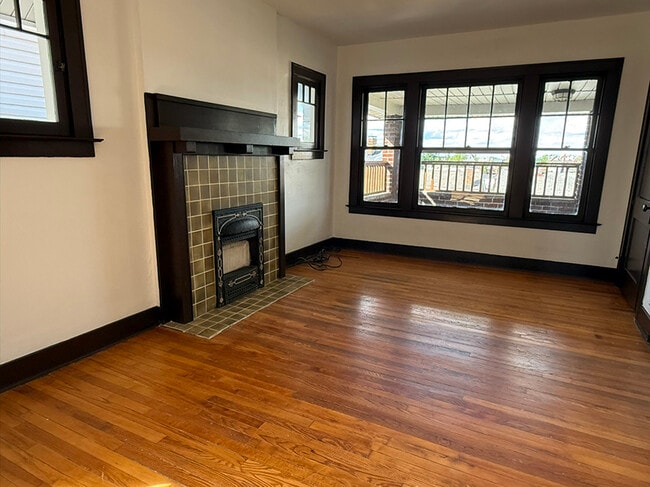 800 Bayridge Ave, Unit Second Floor in Pittsburgh, PA - Building Photo - Building Photo