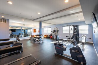 Legacy Apartments in Northridge, CA - Foto de edificio - Building Photo