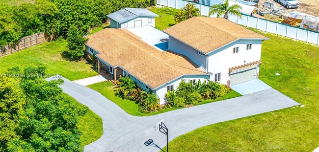 19450 SW 125th Ave in Miami, FL - Building Photo - Building Photo