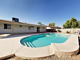 10402 W Calle De Plata