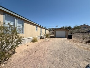 1632 Sierra Vista Dr in Bullhead City, AZ - Building Photo - Building Photo