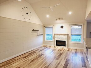 3063 E Colonial Ct in Republic, MO - Building Photo - Building Photo