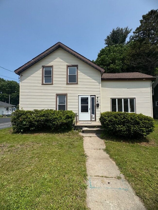 property at 28 N Jefferson St