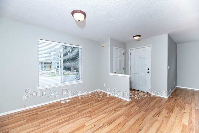 1383 NE Dutch Ln in Beaverton, OR - Building Photo - Building Photo