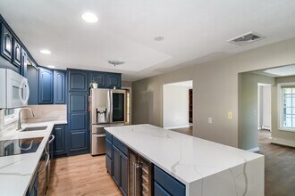 3 Hickory Ln in Framingham, MA - Building Photo - Building Photo