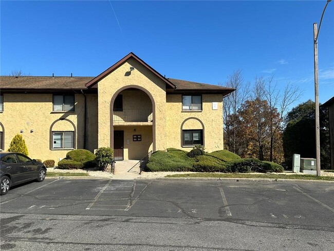 54 Omni Parc Dr in Nanuet, NY - Building Photo - Building Photo