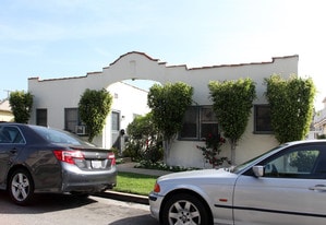 Darlington Court Apartments in Los Angeles, CA - Building Photo